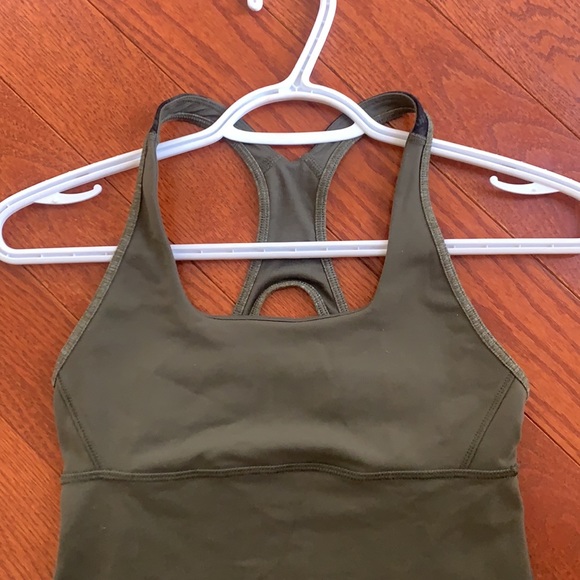 Lulu workout top - Picture 1 of 5